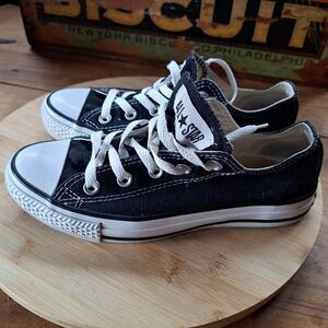 Converse Sneakers, Women Size 6, Unisex, Black Low Top Basketball Shoes